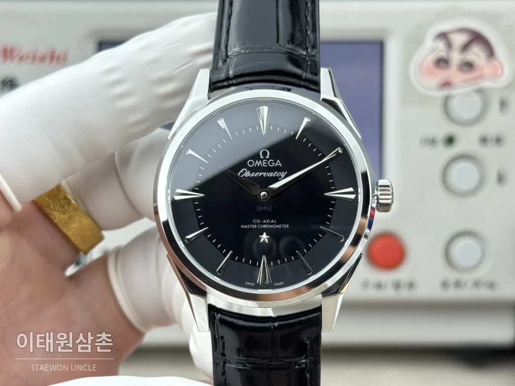 오메가 컨스텔레이션 오토매틱 39.4mm 블랙 다이얼 블랙 가죽 스트랩