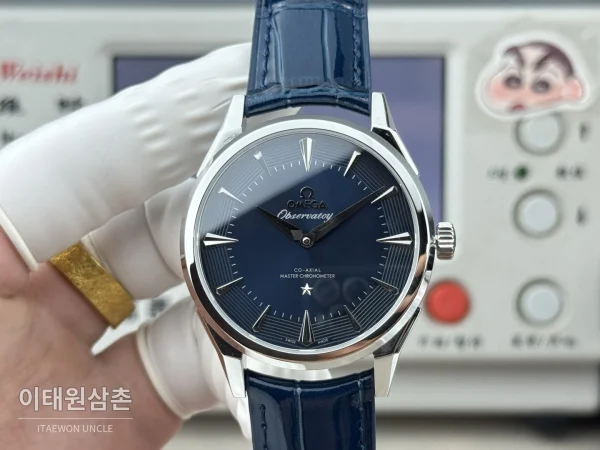 오메가 컨스텔레이션 오토매틱 39.4mm 네이비 다이얼 네이비 가죽 스트랩