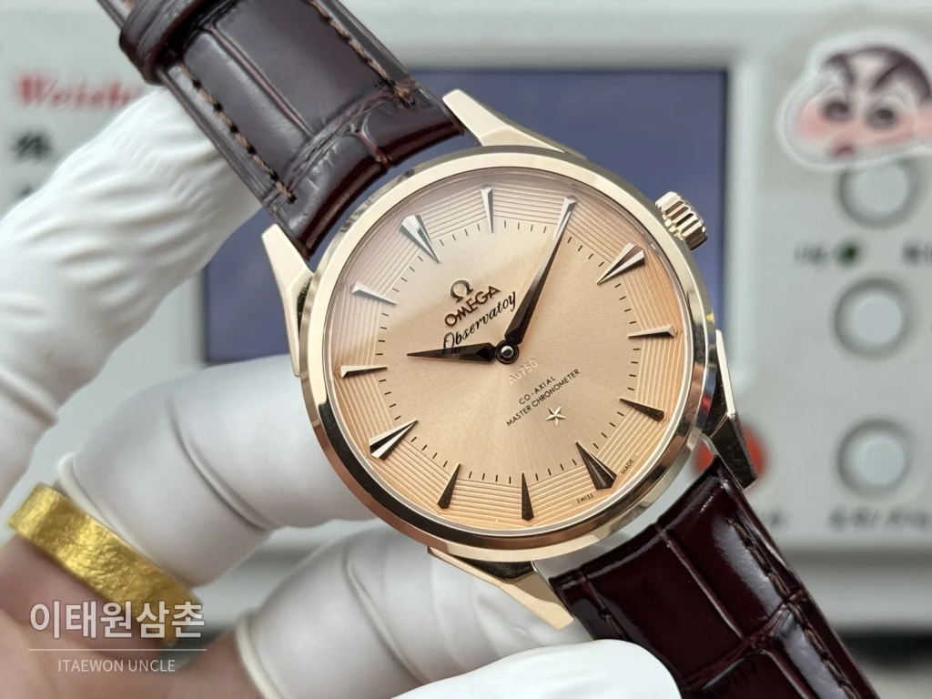 오메가 컨스텔레이션 오토매틱 39.4mm 네이비 블루 버건디 가죽 스트랩