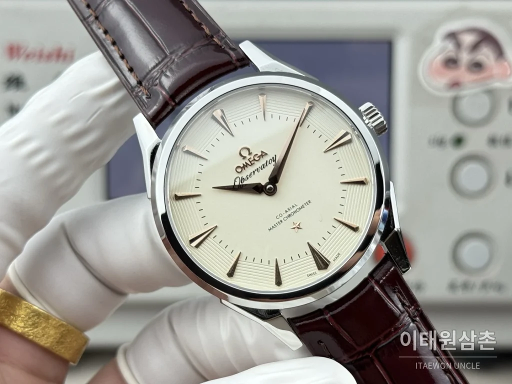오메가 컨스텔레이션 오토매틱 39.4mm 샴페인 다이얼 버건디 가죽 스트랩