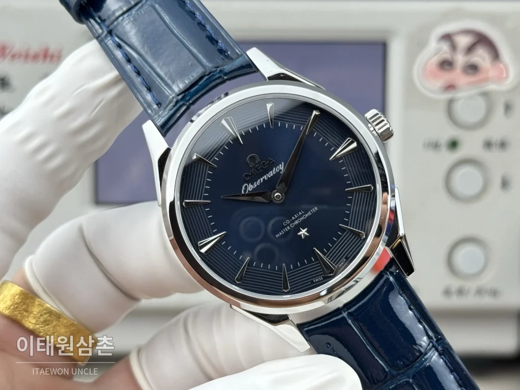 오메가 컨스텔레이션 오토매틱 39.4mm 네이비 다이얼 네이비 가죽 스트랩