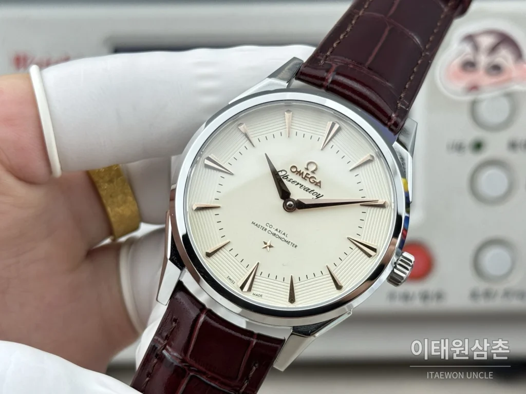 오메가 컨스텔레이션 오토매틱 39.4mm 샴페인 다이얼 버건디 가죽 스트랩