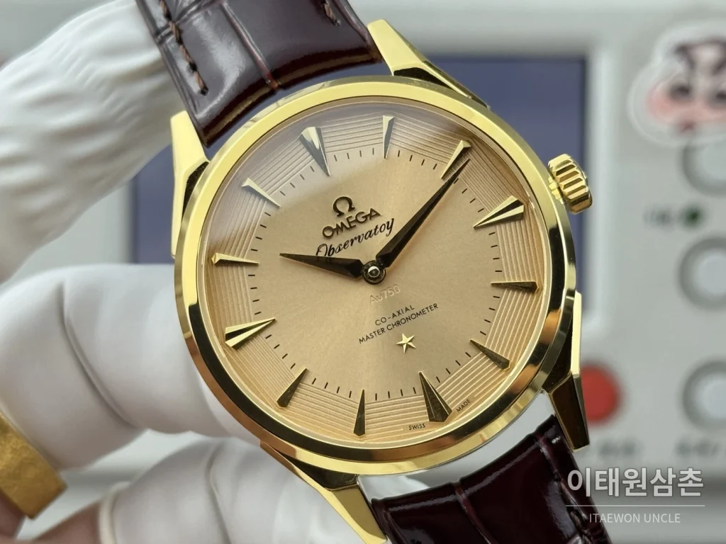 오메가 컨스텔레이션 오토매틱 39.4mm 샴페인 다이얼 버건디 가죽 스트랩 골드 케이스