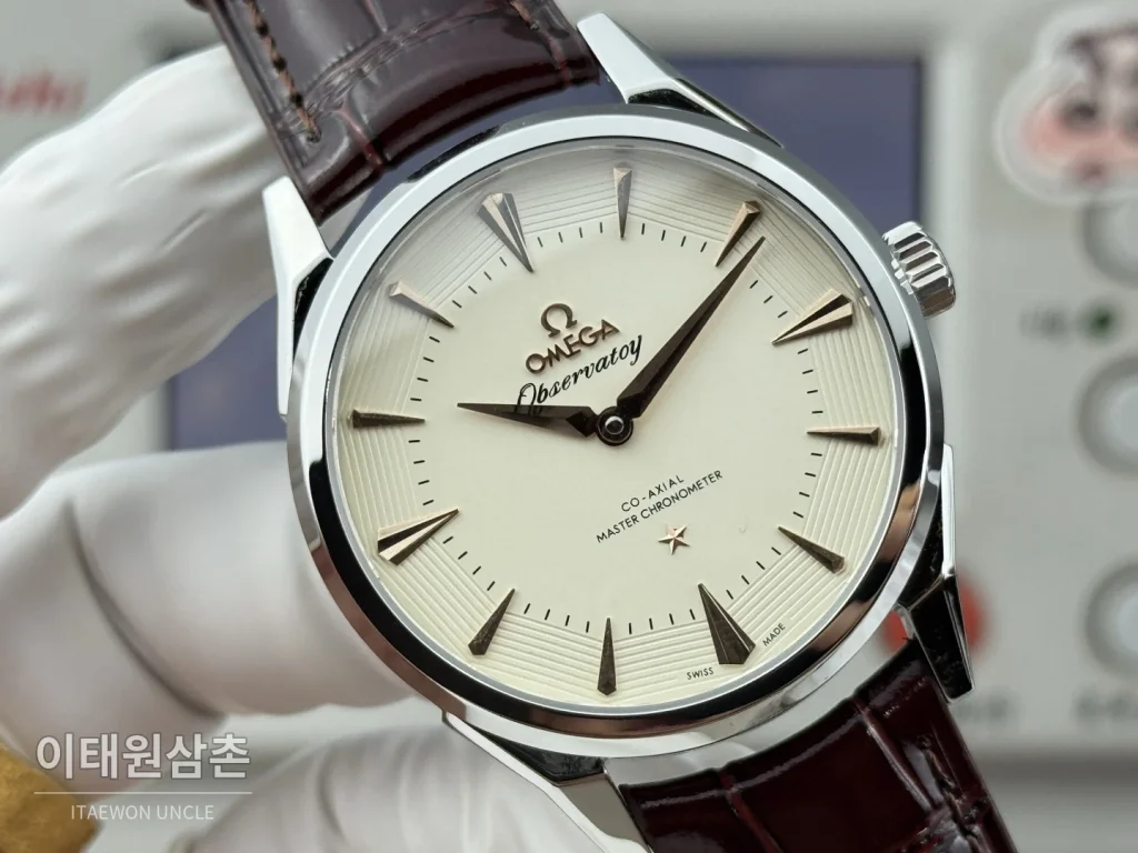 오메가 컨스텔레이션 오토매틱 39.4mm 샴페인 다이얼 버건디 가죽 스트랩
