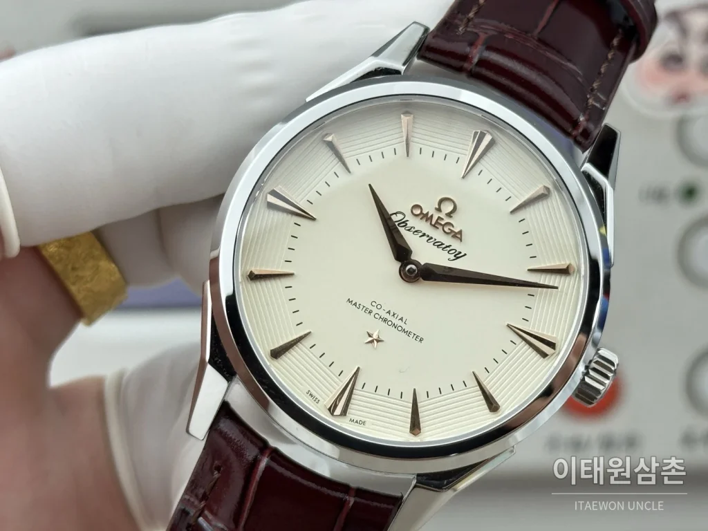 오메가 컨스텔레이션 오토매틱 39.4mm 샴페인 다이얼 버건디 가죽 스트랩