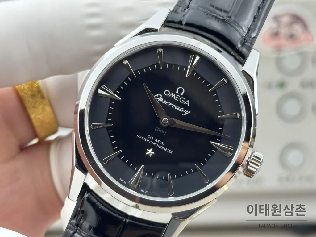 오메가 컨스텔레이션 오토매틱 39.4mm 블랙 다이얼 블랙 가죽 스트랩