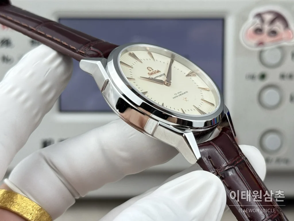 오메가 컨스텔레이션 오토매틱 39.4mm 샴페인 다이얼 버건디 가죽 스트랩