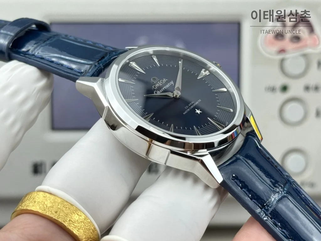 오메가 컨스텔레이션 오토매틱 39.4mm 네이비 다이얼 네이비 가죽 스트랩