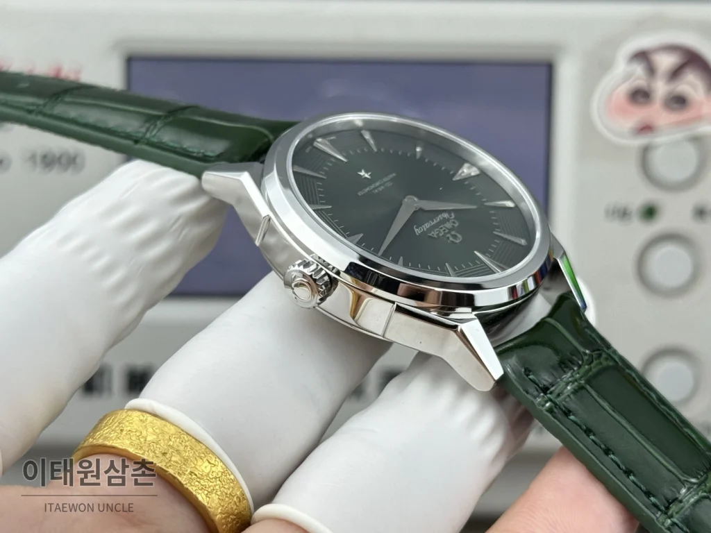 오메가 컨스텔레이션 오토매틱 39.4mm 네이비 블루 그린 가죽 스트랩