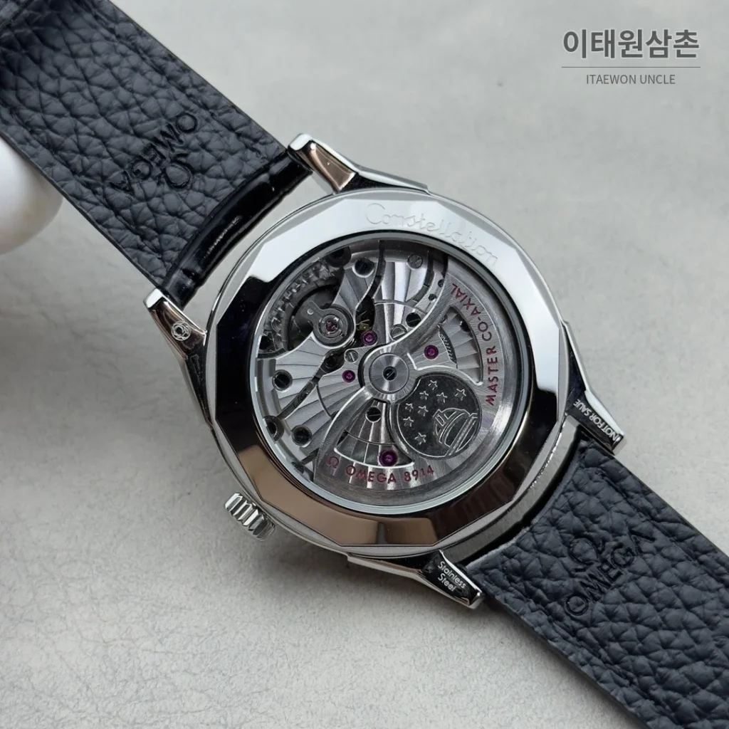 오메가 컨스텔레이션 오토매틱 39.4mm 블랙 다이얼 블랙 가죽 스트랩