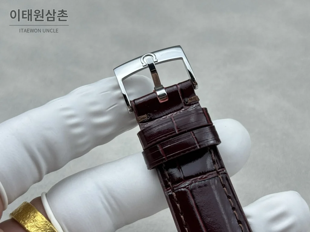 오메가 컨스텔레이션 오토매틱 39.4mm 샴페인 다이얼 버건디 가죽 스트랩