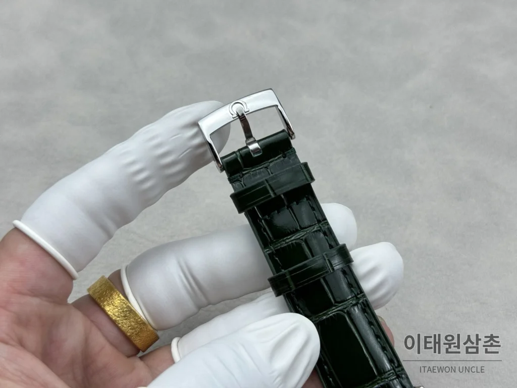 오메가 컨스텔레이션 오토매틱 39.4mm 네이비 블루 그린 가죽 스트랩