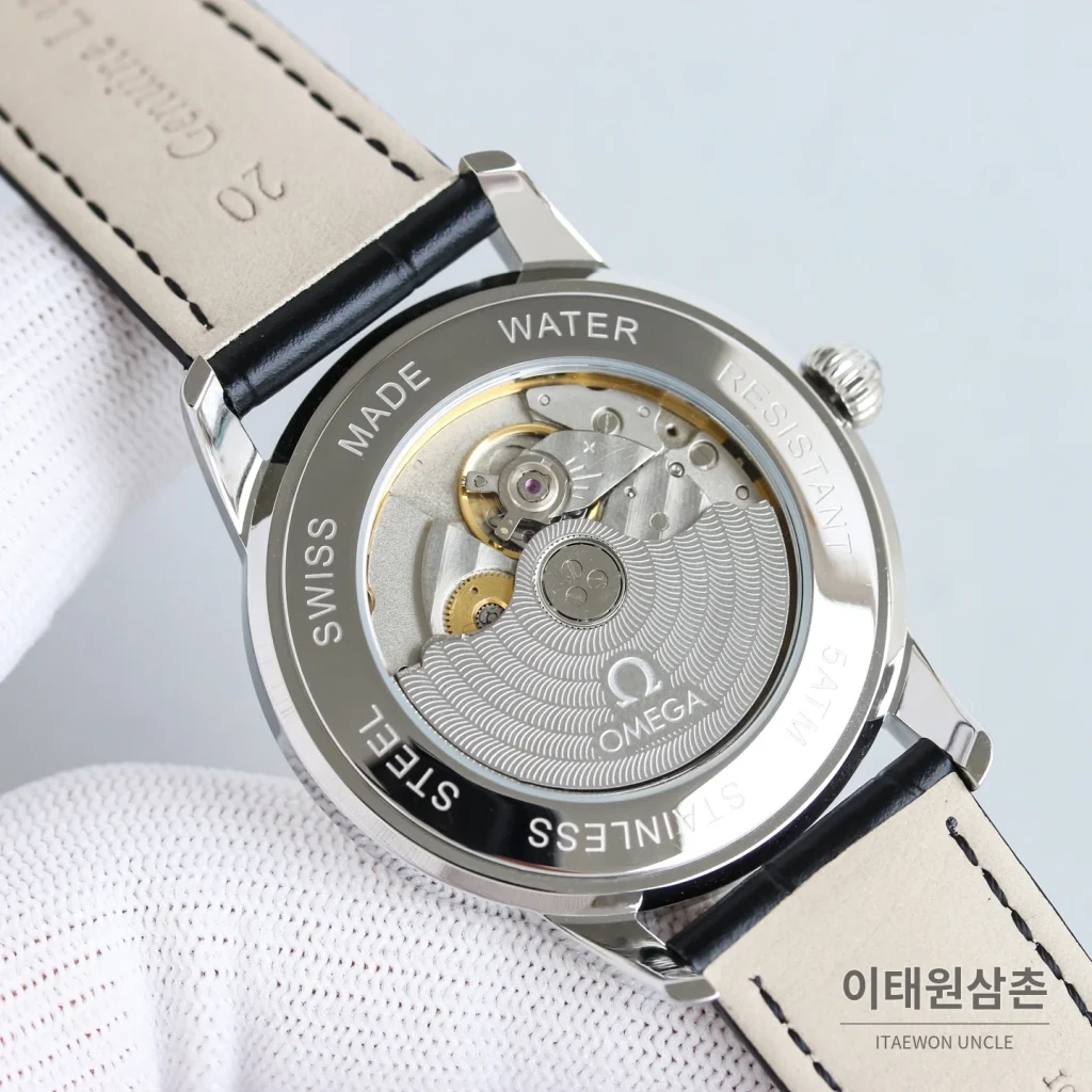 오메가 컨스텔레이션 오토매틱 40mm 블랙 다이얼 블랙 가죽 스트랩