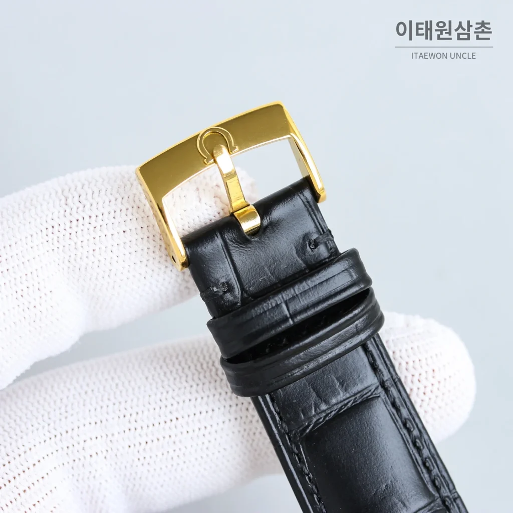 오메가 컨스텔레이션 오토매틱 40mm 샴페인 다이얼 블랙 가죽 스트랩