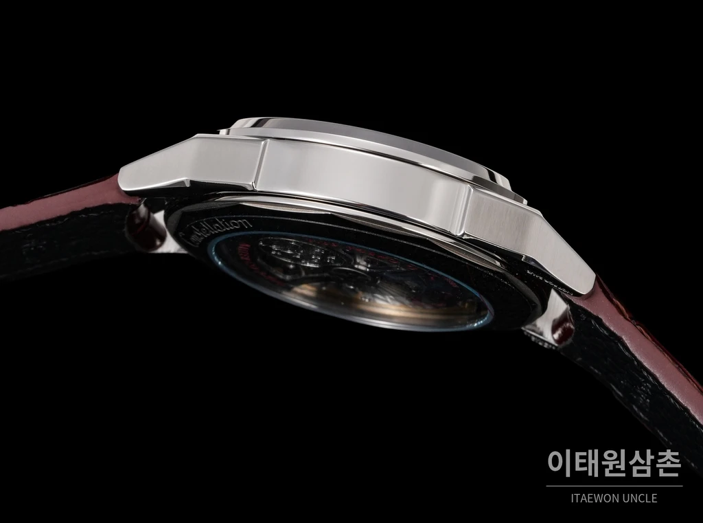 오메가 컨스텔레이션 파이팬 아이보리 다이얼 버건디 스트랩 시계