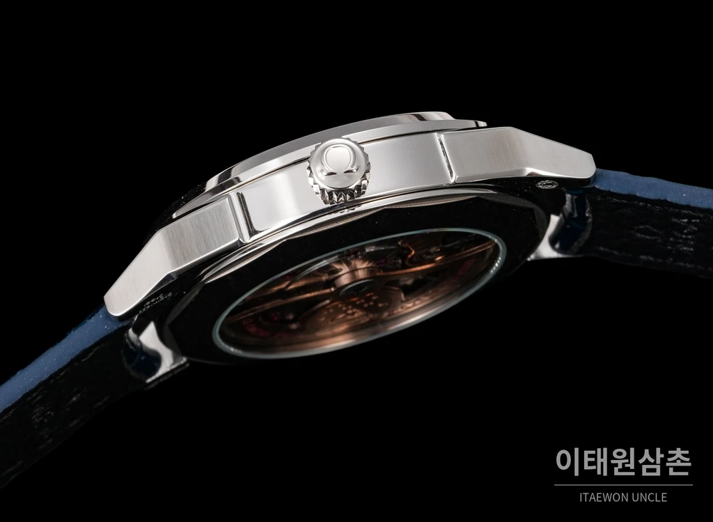 오메가 컨스텔레이션 파이팬 실버 다이얼 블루 스트랩 시계
