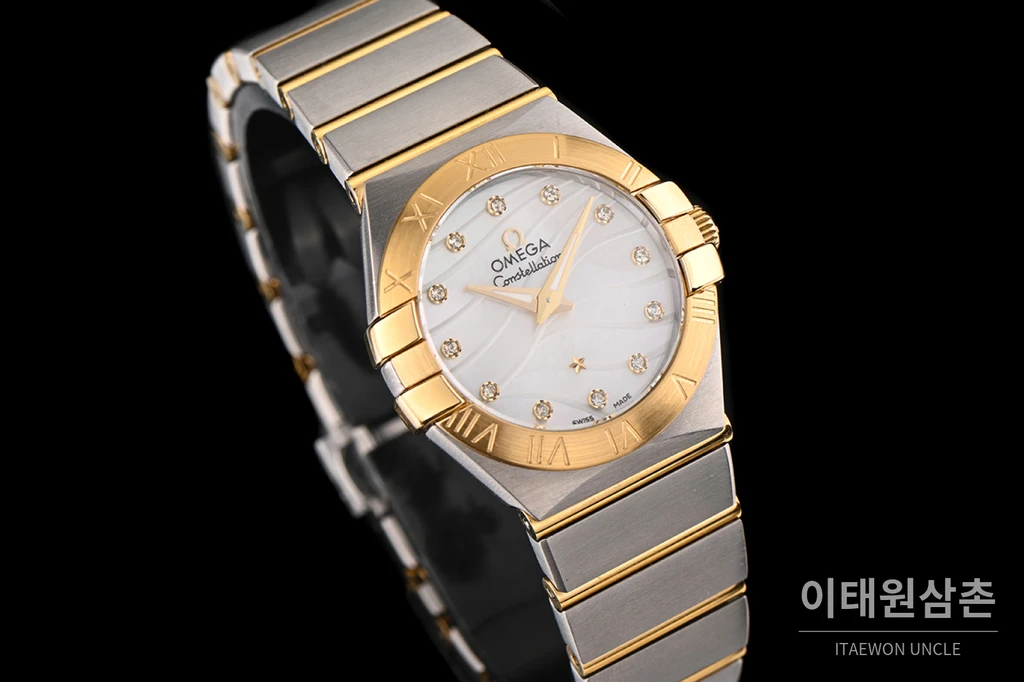 오메가 컨스텔레이션 4세대 옐로우골드 로마 숫자 베젤 화이트 스톤 인덱스 쿼츠 시계 27mm
