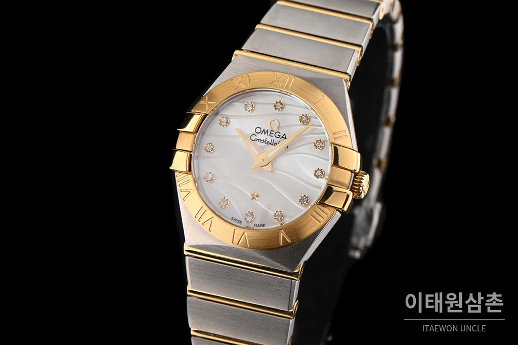 오메가 컨스텔레이션 4세대 옐로우골드 로마 숫자 베젤 화이트 스톤 인덱스 쿼츠 시계 27mm