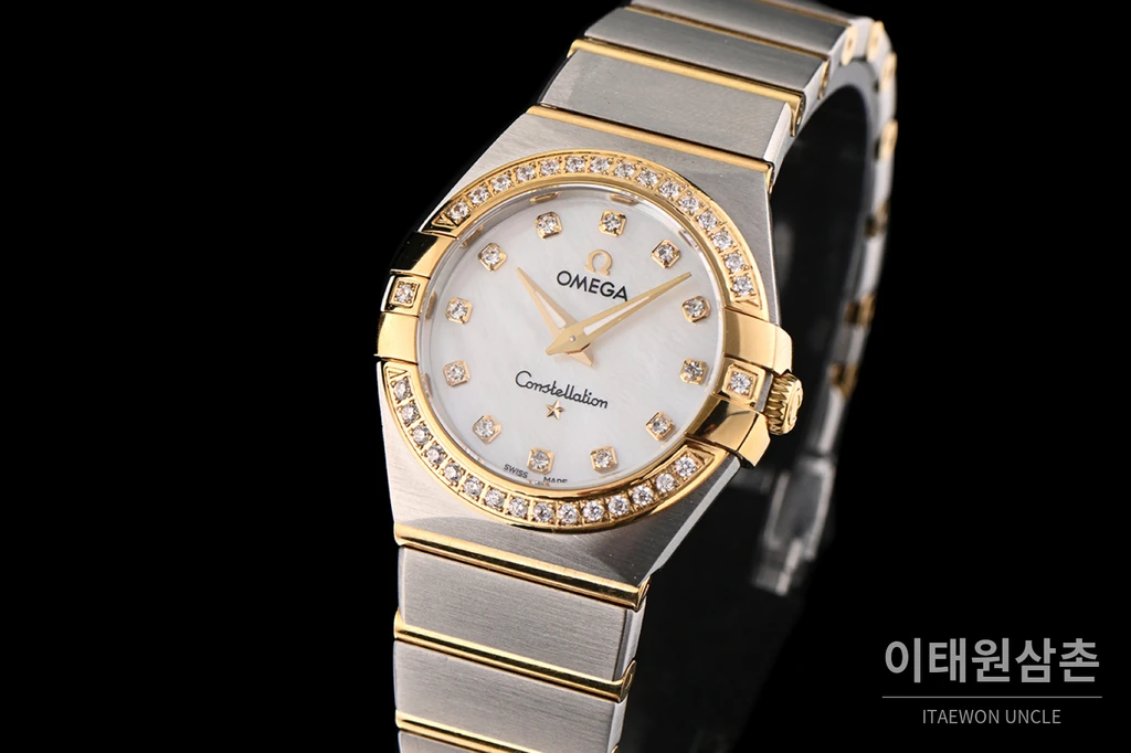 오메가 컨스텔레이션 4세대 옐로우골드 투톤 다이아 세팅 베젤 화이트 자개 다이얼 쿼츠 시계 27mm