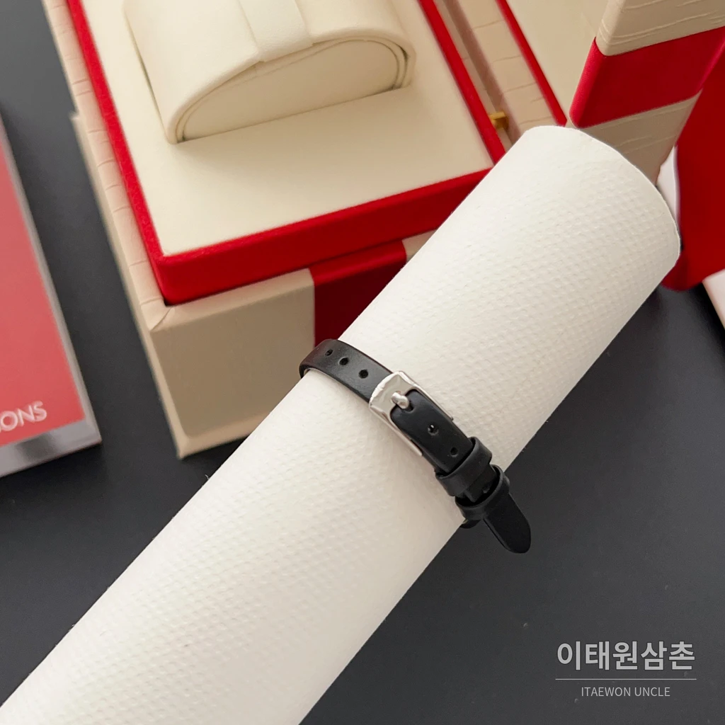 오메가 드빌 칼레이도스코프 다이아몬드컷 미니 여성시계 18.5mm 화이트 다이얼 블랙 가죽 스트랩
