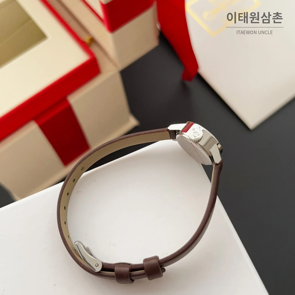 오메가 드빌 칼레이도스코프 다이아몬드컷 미니 여성시계 18.5mm 화이트 다이얼 브라운 가죽 스트랩