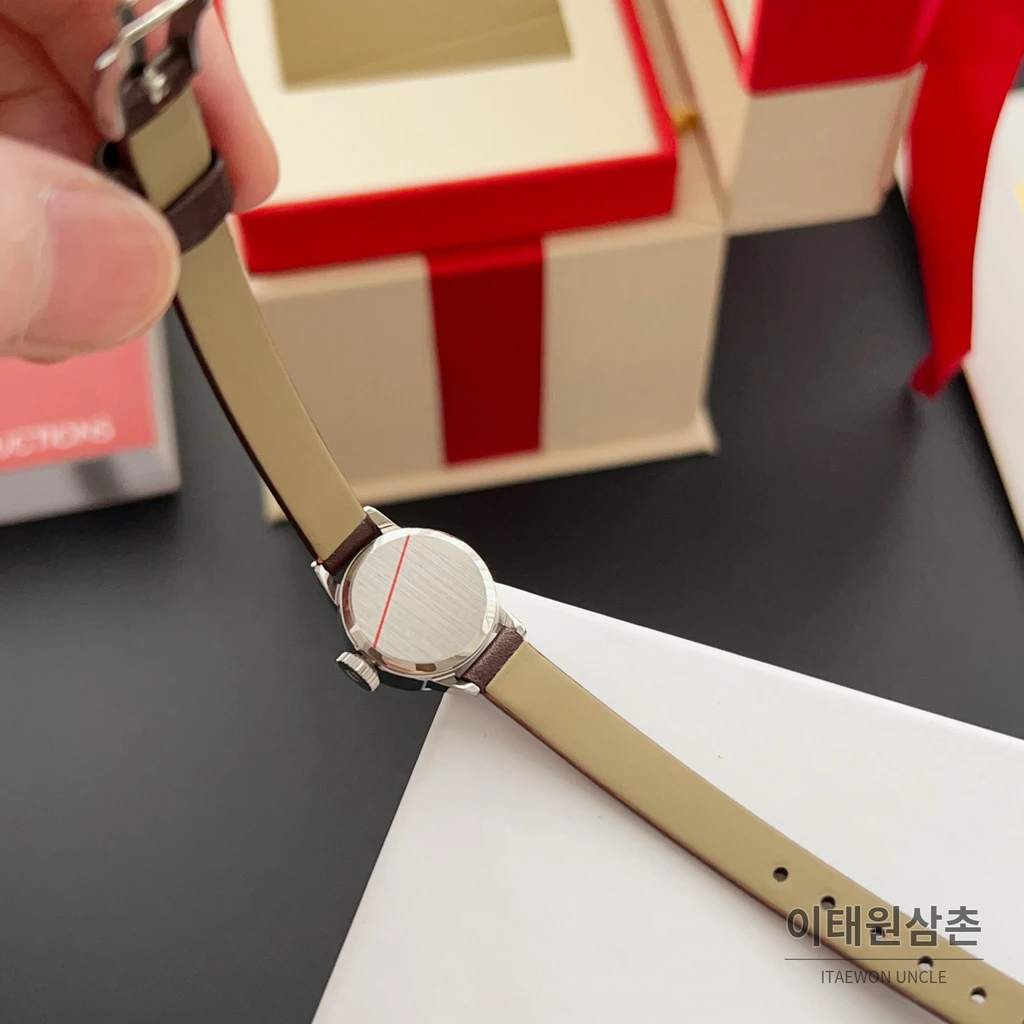 오메가 드빌 칼레이도스코프 다이아몬드컷 미니 여성시계 18.5mm 화이트 다이얼 브라운 가죽 스트랩