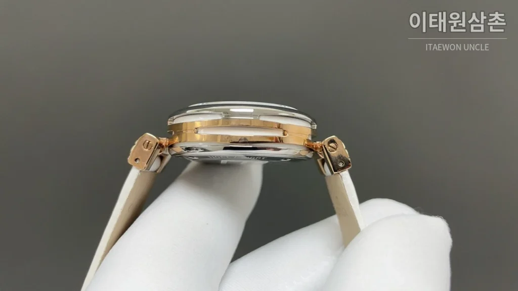 오메가 드빌 레이디매틱 실버베젤 브라운마더오브펄 오토매틱 34mm 브라운 다이얼 브라운 가죽 스트랩