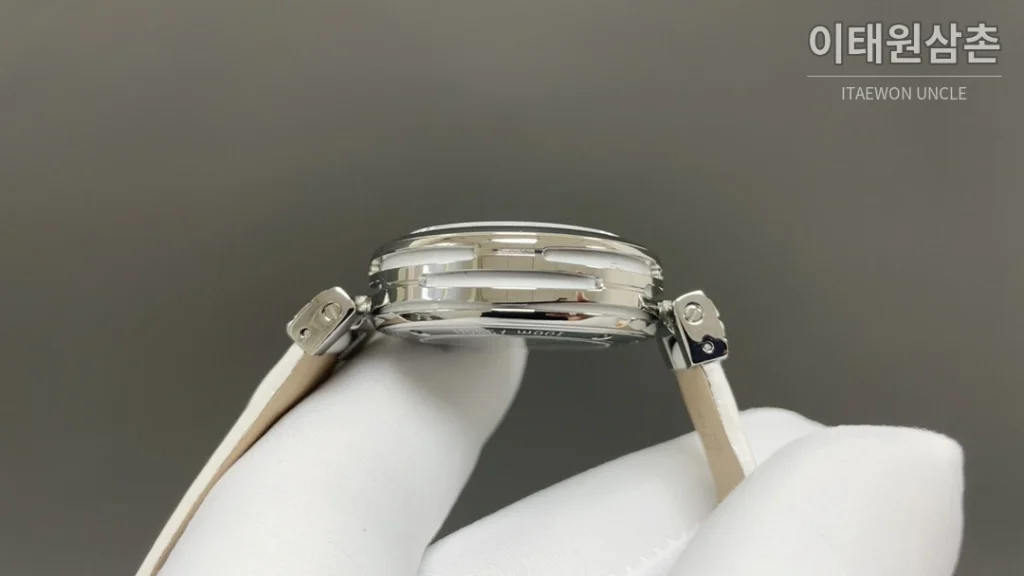 오메가 드빌 레이디매틱 실버베젤 브라운마더오브펄 오토매틱 34mm 브라운 다이얼 브라운 가죽 스트랩 (2)