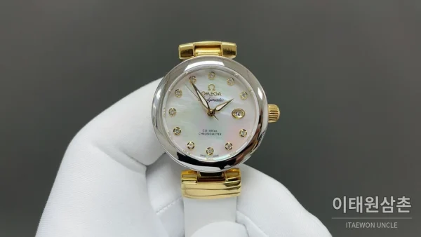 오메가 드빌 레이디매틱 실버베젤 자개다이얼 오토매틱 34mm