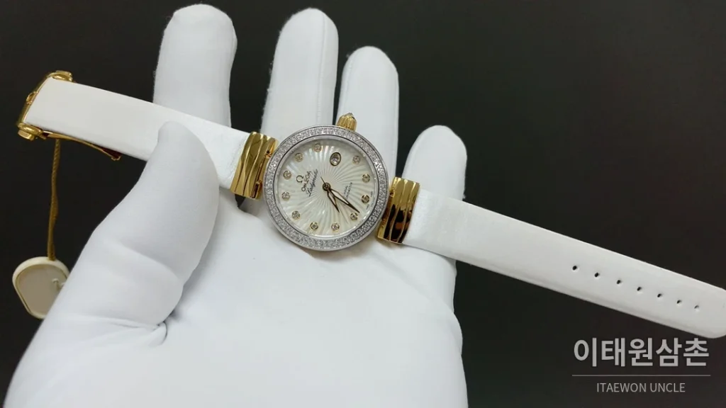 오메가 드빌 레이디매틱 실버베젤 마더오브펄 오토매틱 34mm