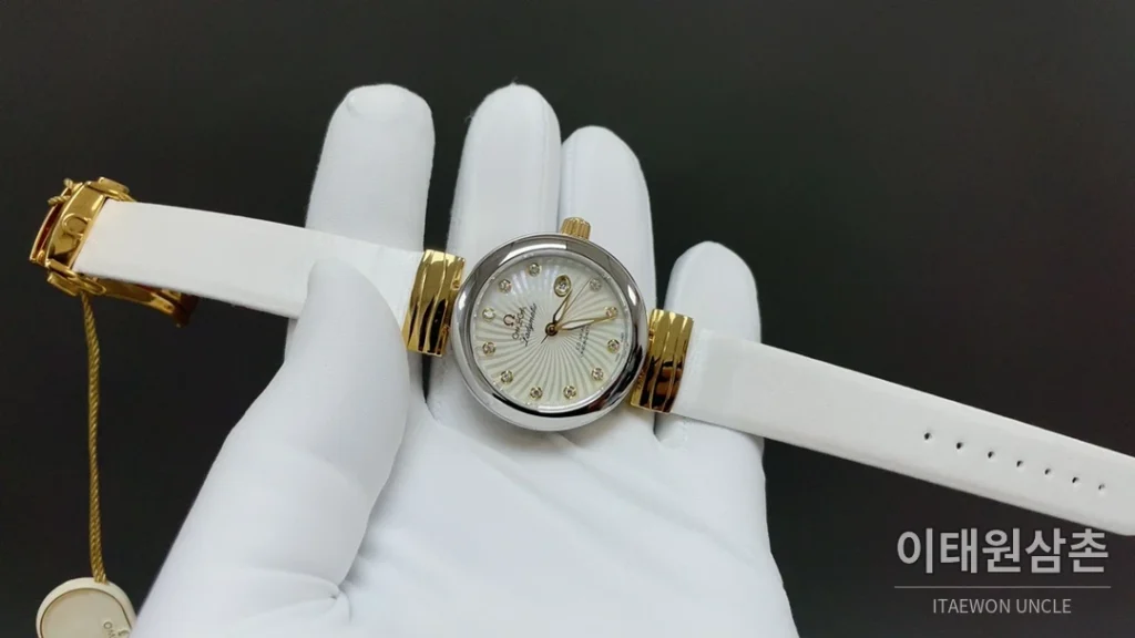 오메가 드빌 레이디매틱 실버베젤 자개다이얼 오토매틱 34mm