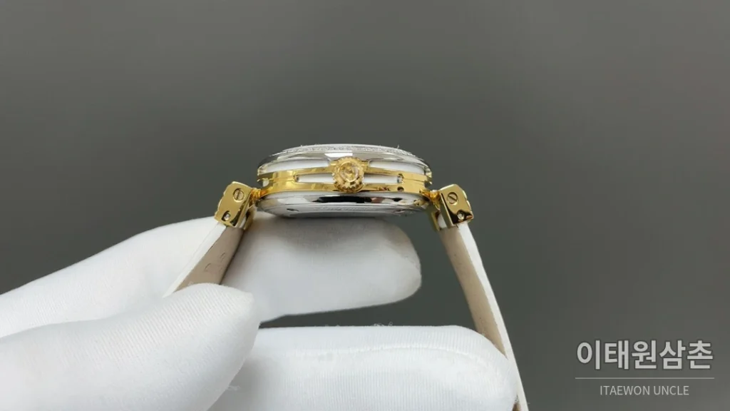 오메가 드빌 레이디매틱 실버베젤 마더오브펄 오토매틱 34mm