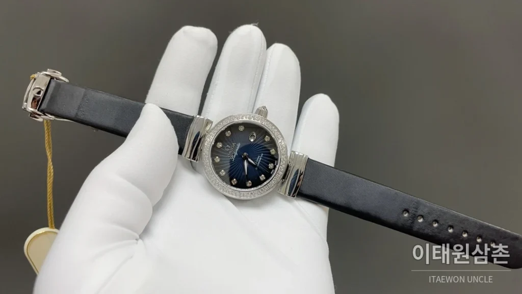 오메가 드빌 레이디매틱 실버베젤 네이비마더오브펄 오토매틱 34mm