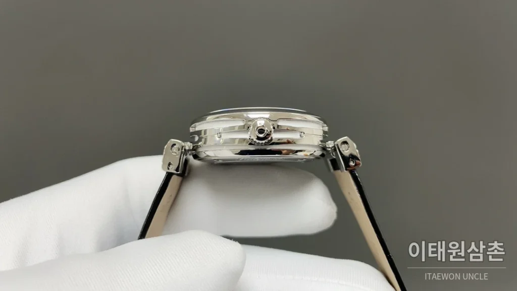 오메가 드빌 레이디매틱 실버베젤 퍼플마더오브펄 오토매틱 34mm