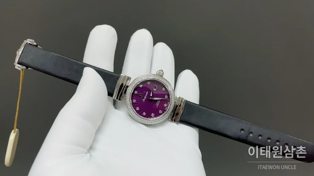오메가 드빌 레이디매틱 실버베젤 화이트마더오브펄 오토매틱 34mm