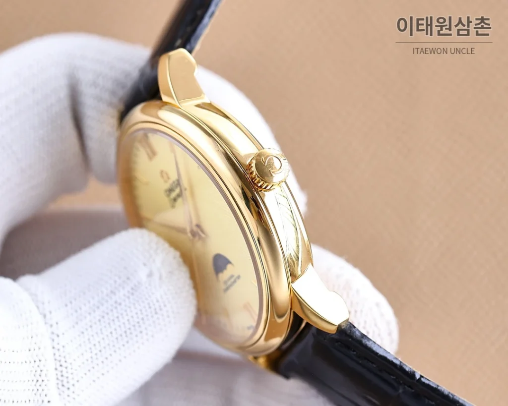 오메가 명디안 월페이즈 오토매틱 40mm 화이트 다이얼