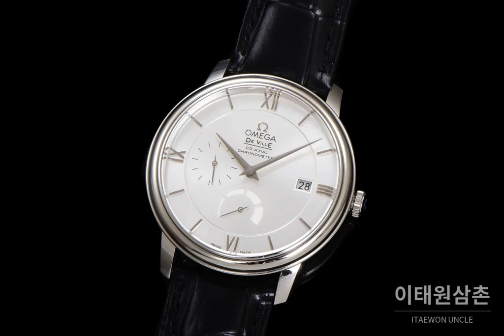오메가 드빌 파워리저브 데이트 스몰세컨즈 오토매틱 39.5mm 실버 블랙 가죽 스트랩