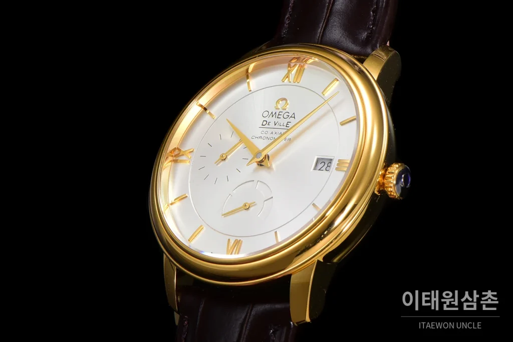 오메가 드빌 파워리저브 데이트 스몰세컨즈 오토매틱 39.5mm 실버 브라운 가죽 스트랩 골드 베젤