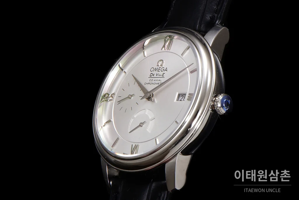 오메가 드빌 파워리저브 데이트 스몰세컨즈 오토매틱 39.5mm 실버 블랙 가죽 스트랩