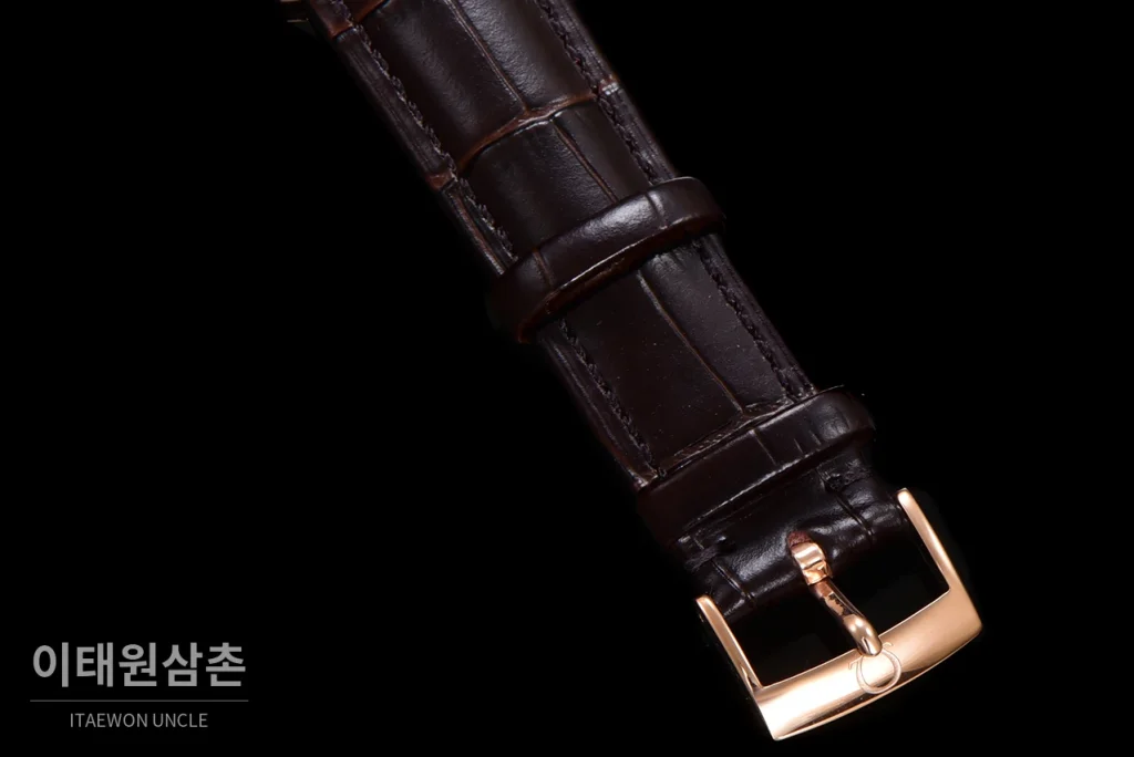 오메가 드빌 파워리저브 데이트 스몰세컨즈 오토매틱 39.5mm 실버 브라운 가죽 스트랩 로즈골드 베젤