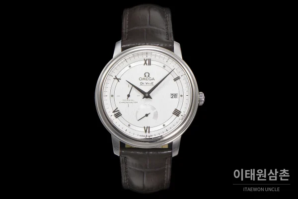 오메가 드빌 파워리저브 스몰세컨즈 데이트 오토매틱 39.5mm 실버 그레이 가죽 스트랩 오메가 드빌 파워리저브 스몰세컨즈 데이트 오토매틱 39.5mm 실버 그레이 가죽 스트랩