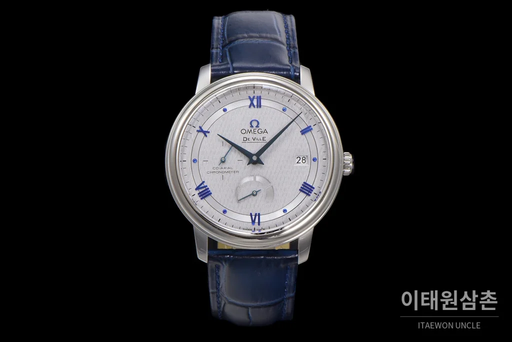 오메가 드빌 파워리저브 스몰세컨즈 데이트 오토매틱 39.5mm 실버 네이비 가죽 스트랩