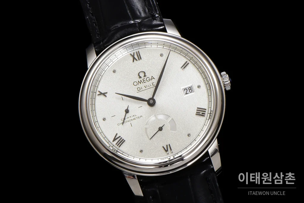 오메가 드빌 파워리저브 스몰세컨즈 데이트 오토매틱 39.5mm 실버 블랙 가죽 스트랩 (2)