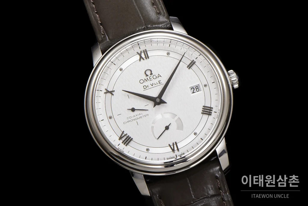 오메가 드빌 파워리저브 스몰세컨즈 데이트 오토매틱 39.5mm 실버 그레이 가죽 스트랩
