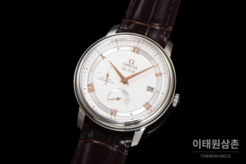 오메가 드빌 파워리저브 스몰세컨즈 데이트 오토매틱 39.5mm 실버 브라운 가죽 스트랩