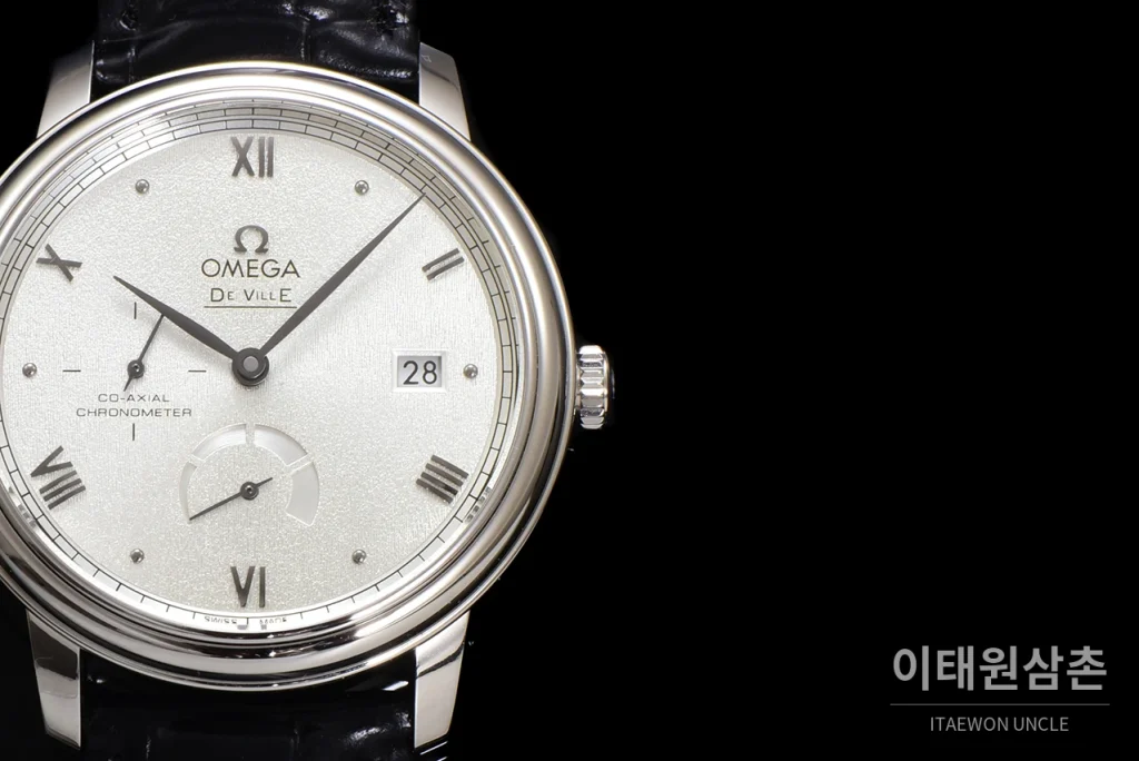 오메가 드빌 파워리저브 스몰세컨즈 데이트 오토매틱 39.5mm 실버 블랙 가죽 스트랩 (2)