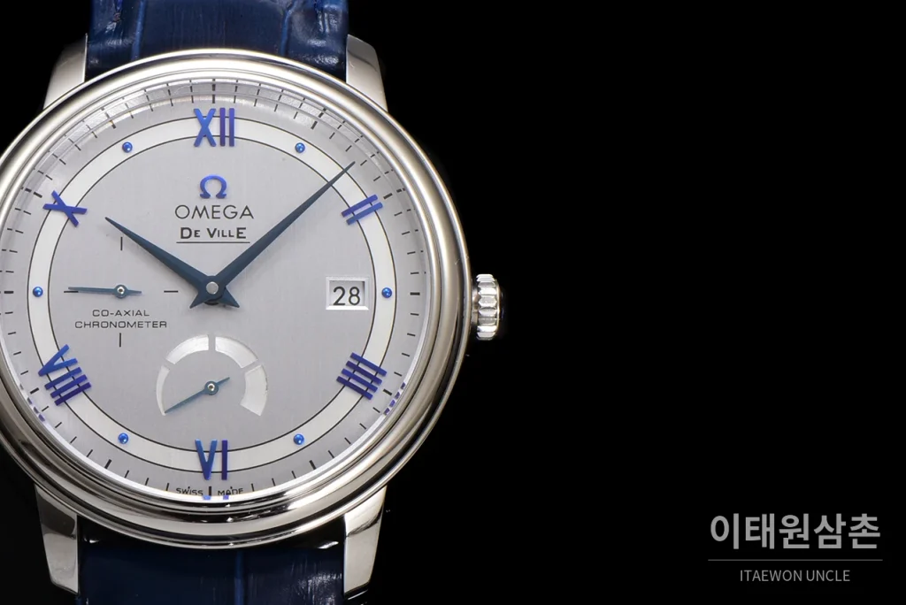 오메가 드빌 파워리저브 스몰세컨즈 데이트 오토매틱 39.5mm 실버 네이비 가죽 스트랩 (3)