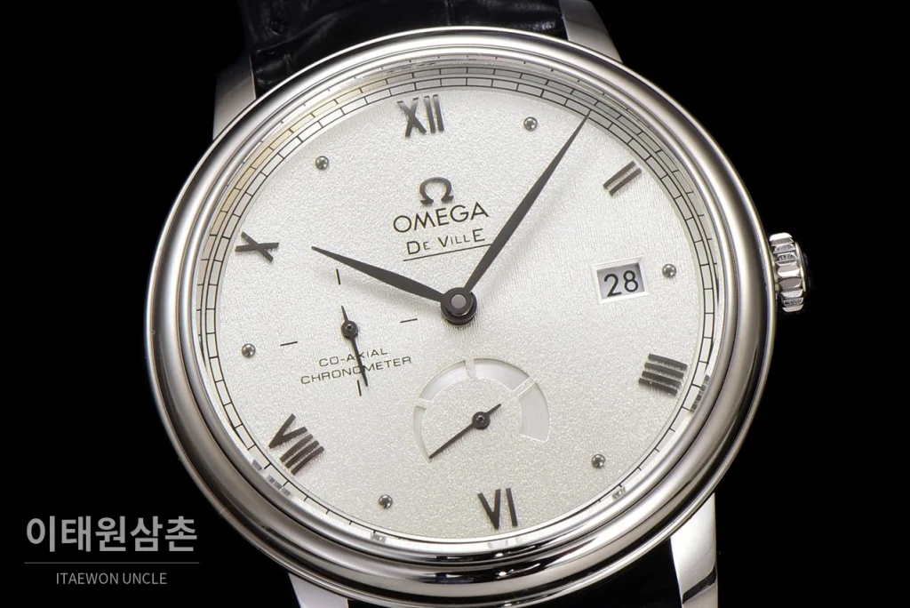 오메가 드빌 파워리저브 스몰세컨즈 데이트 오토매틱 39.5mm 실버 블랙 가죽 스트랩 (2)