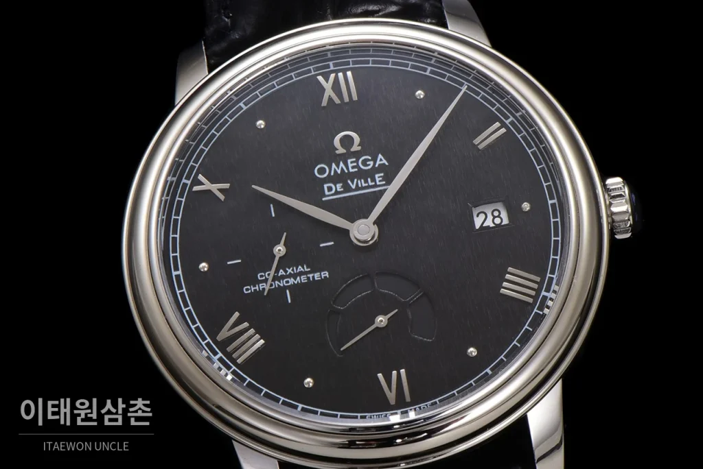 오메가 드빌 파워리저브 스몰세컨즈 데이트 오토매틱 39.5mm 실버 블랙 가죽 스트랩 (3)