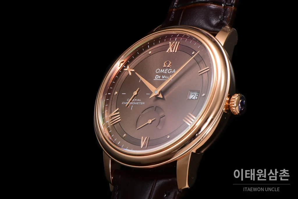 오메가 드빌 파워리저브 스몰세컨즈 데이트 오토매틱 39.5mm 실버 브라운 가죽 스트랩 로즈골드 베젤